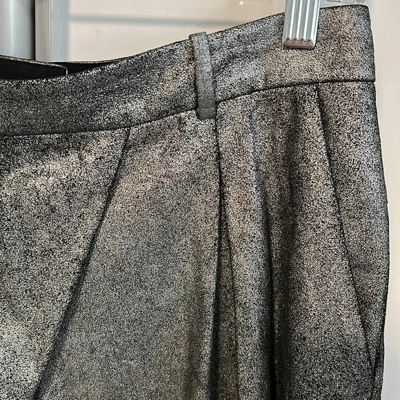 HALSTON HERITAGE Black Metallic Silver Genuine Leather Shorts, Size 8 - Picture 2 of 11